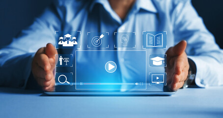 什么类型的书看三遍还想看？